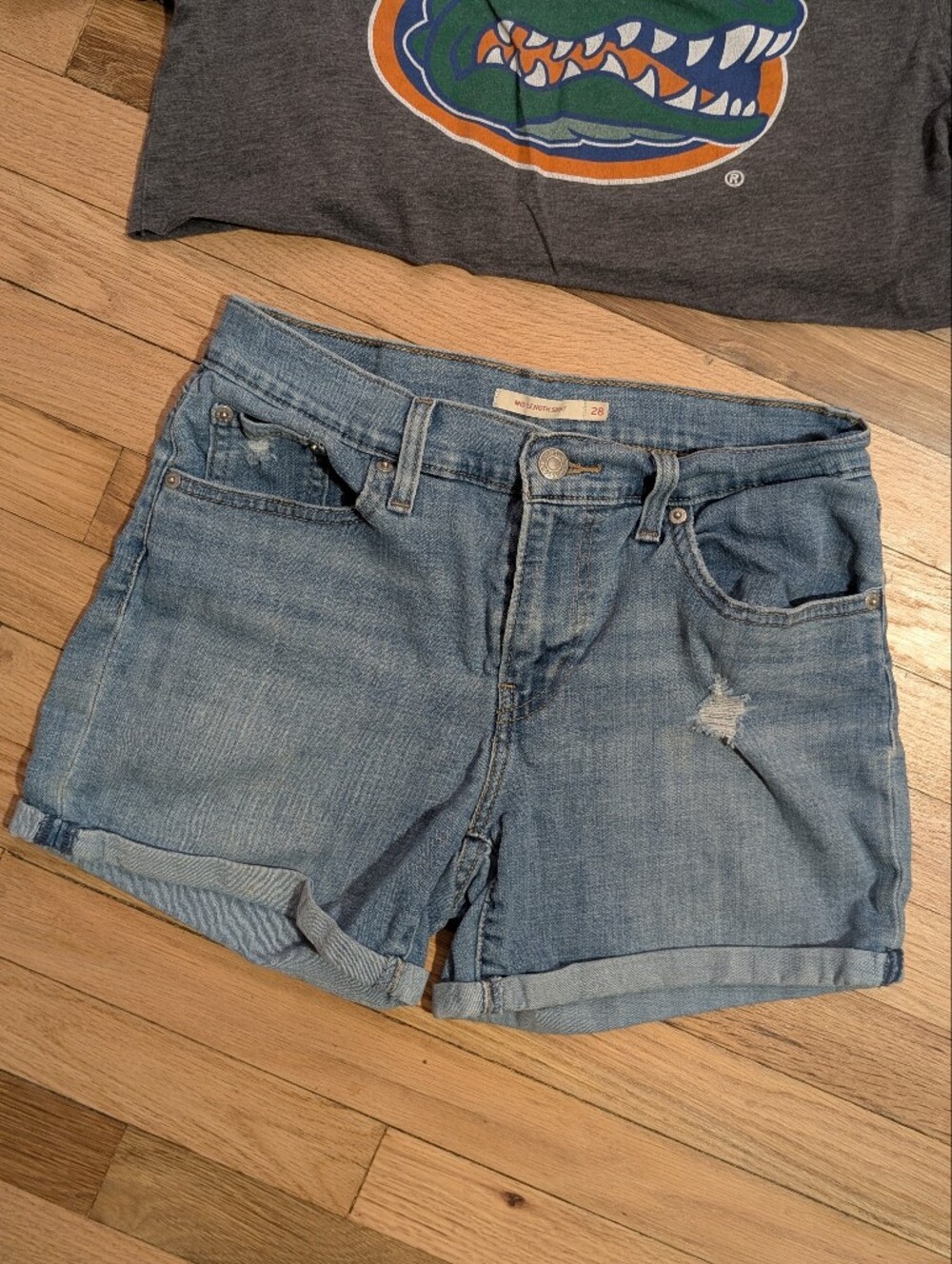 Levis